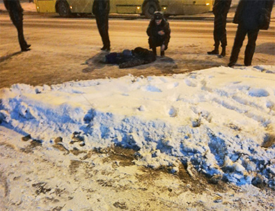 В Пскове на улице Яна Фабрициуса водитель «Волги» сбил девушку на пешеходном переходе и скрылся
