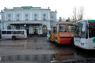 Автобусы, поезда, самолеты: какой транспорт и как работает в Псковской области