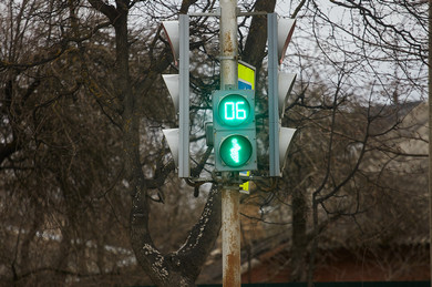 На пяти опасных пешеходных переходах в Пскове появятся светофоры 