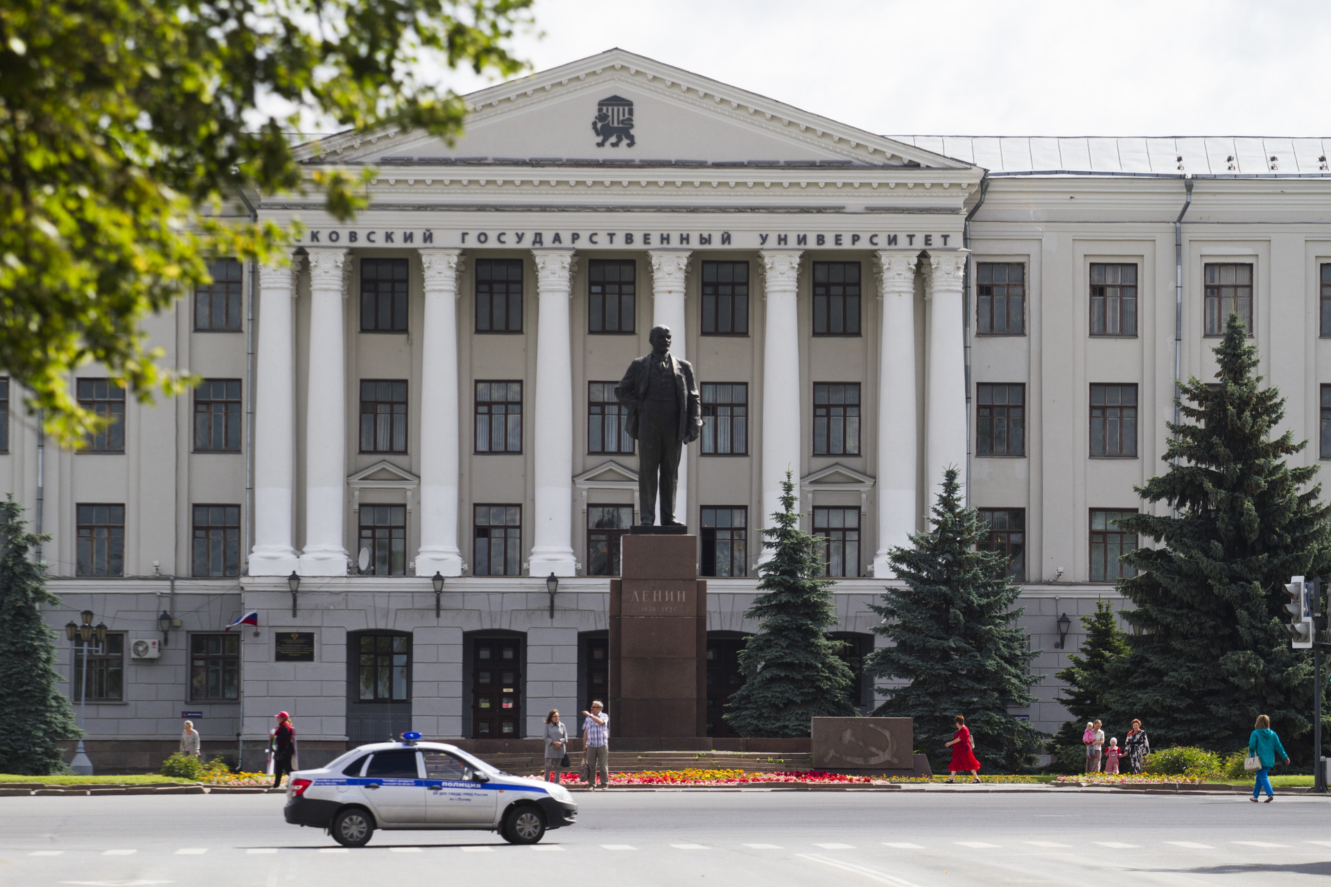 Площадь Ленина в Пскове закроют для транспорта на полночи